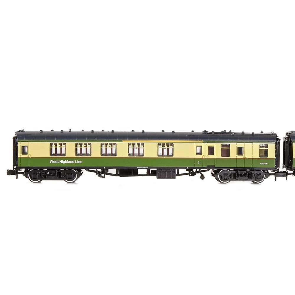 Graham Farish 374-993 BR Mk1 TSO & BCK 2-Coach Pack BR West Highland Line Green & Cream 5 Graham Farish 374-993 BR Mk1 TSO & BCK 2-Coach Pack BR West Highland Line Green & Cream - Image 3