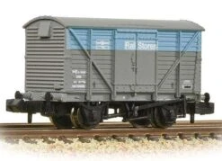 Graham Farish 377-629 12t Ventilated Van Plywood Doors Departmental Rail Stores