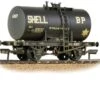 Bachmann 38-776A 20T Class B Anchor-Mounted Tank Wagon ‘Shell BP’ Black -Model Train Store 38 776A1