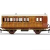 Hornby R40106 GNR, 4 Wheel Coach, Brake 3rd Class, Fitted Lights, 399 – Era 2 2 Hornby R40106 GNR, 4 Wheel Coach, Brake 3rd Class, Fitted Lights, 399 – Era 2 -Model Train Store R40106 1