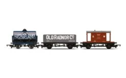 Hornby R60047 RailRoad Triple Wagon Pack, Mixed Wagons With Brake Van – Era 3
